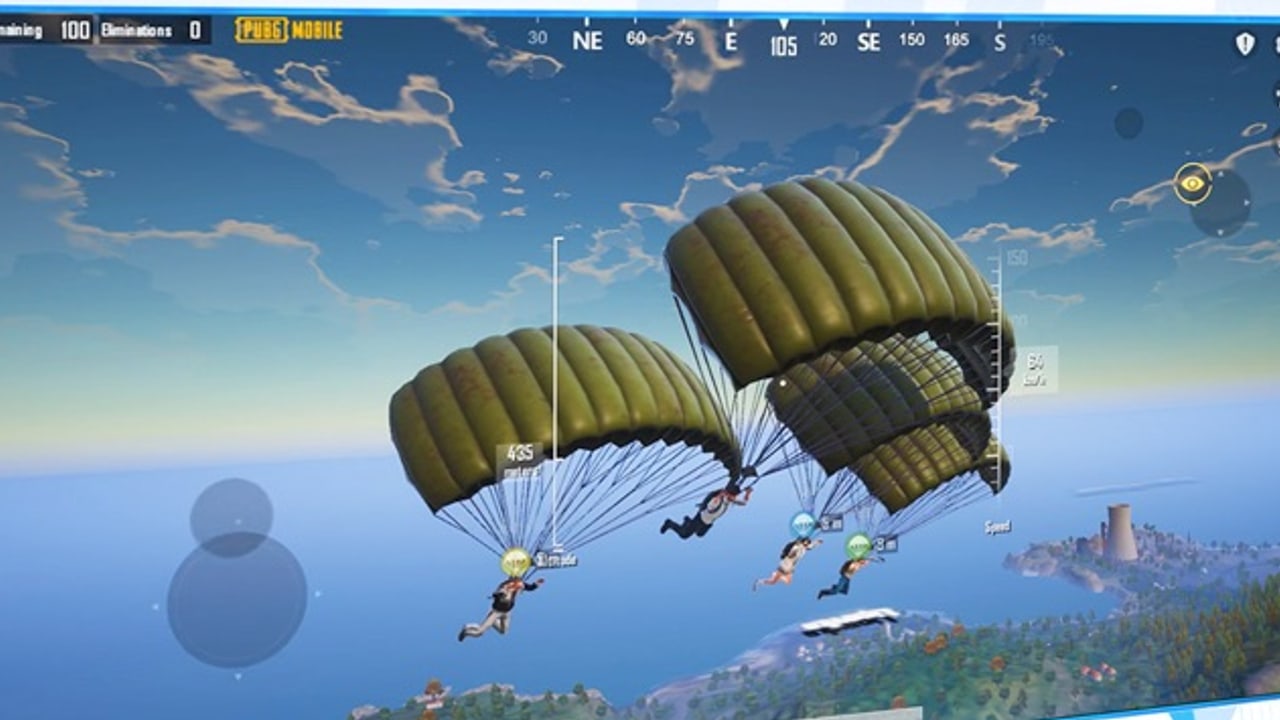 PUBG Mobile Lite squad parachuting toward Erangel with the battle HUD and remaining player count